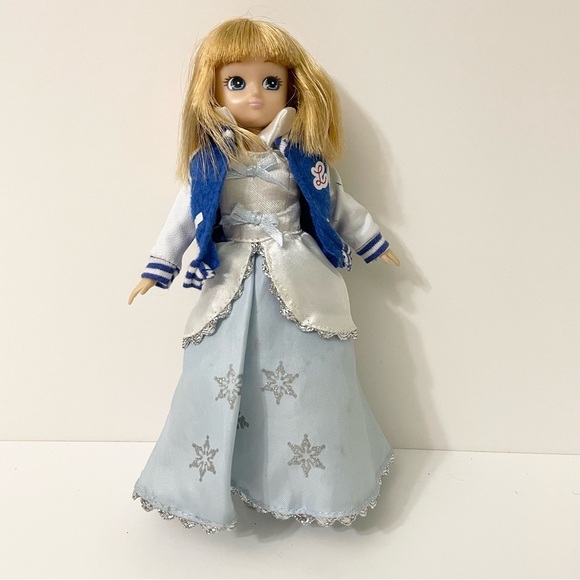 Snow Queen Lottie Doll Arklu - Picture 1 of 16